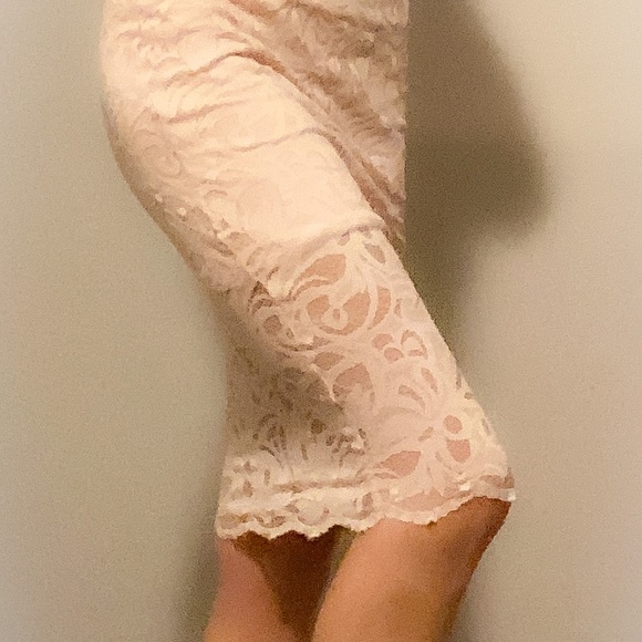 H&M Pink Lace Pencil Skirt - Picture 2 of 3